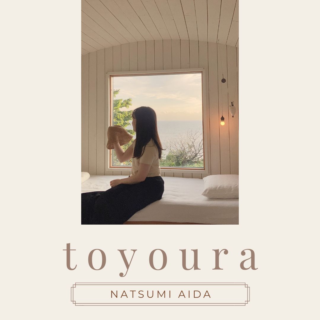 女の子がモチーフのベージュ系CDジャケット