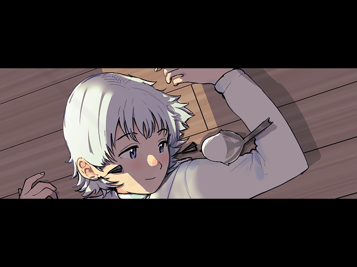 寝転がるチョコナとシマエナガ戯れている