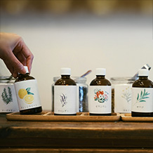 ＡＺＵＭＩＮＯ自社オリジナルの製品植物から採れる純度100%の天然成分のエッセンシャルオイルを取り揃えております